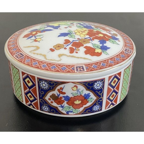 Chinese Porcelain Round Trinket or jewelry box with bird and flowers Lidded - Picture 4 of 9